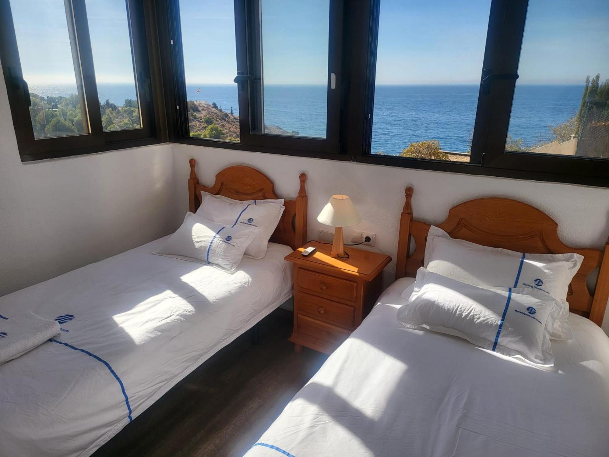 Trinisol II Private Apartments With Sea View Бенидорм Экстерьер фото